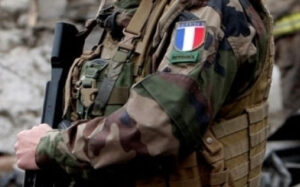 5952250644_un-militaire-francais (1)